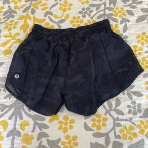 Lululemon hotty hot short II